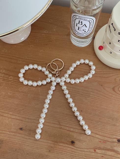 Fonda Keychain | Chubby Pearl Beaded Ribbon Charm