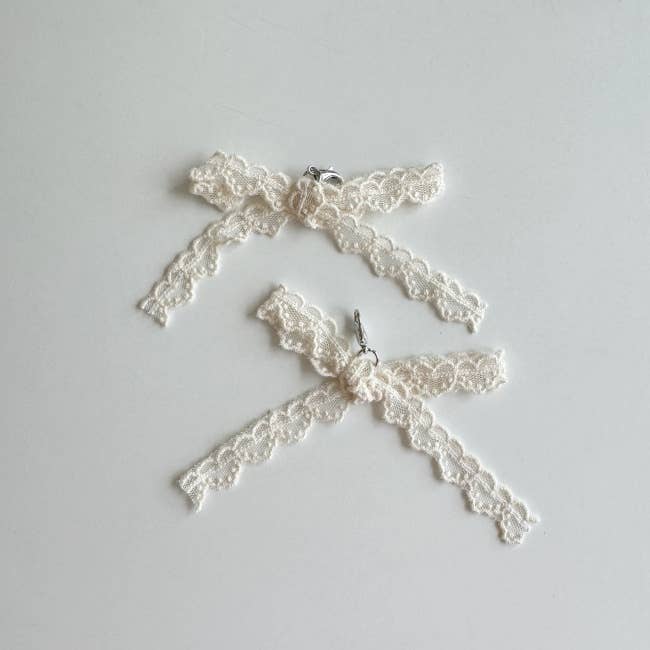 Bodre | Heart Embroidered Cotton Lace Ribbon Shoe Charm