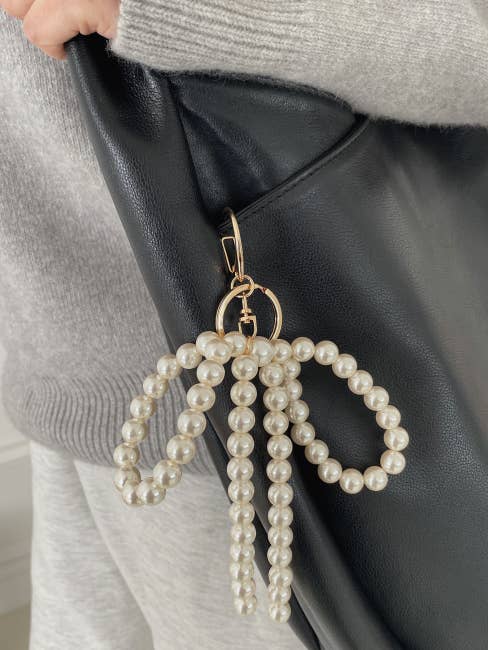 Fonda Keychain | Chubby Pearl Beaded Ribbon Charm